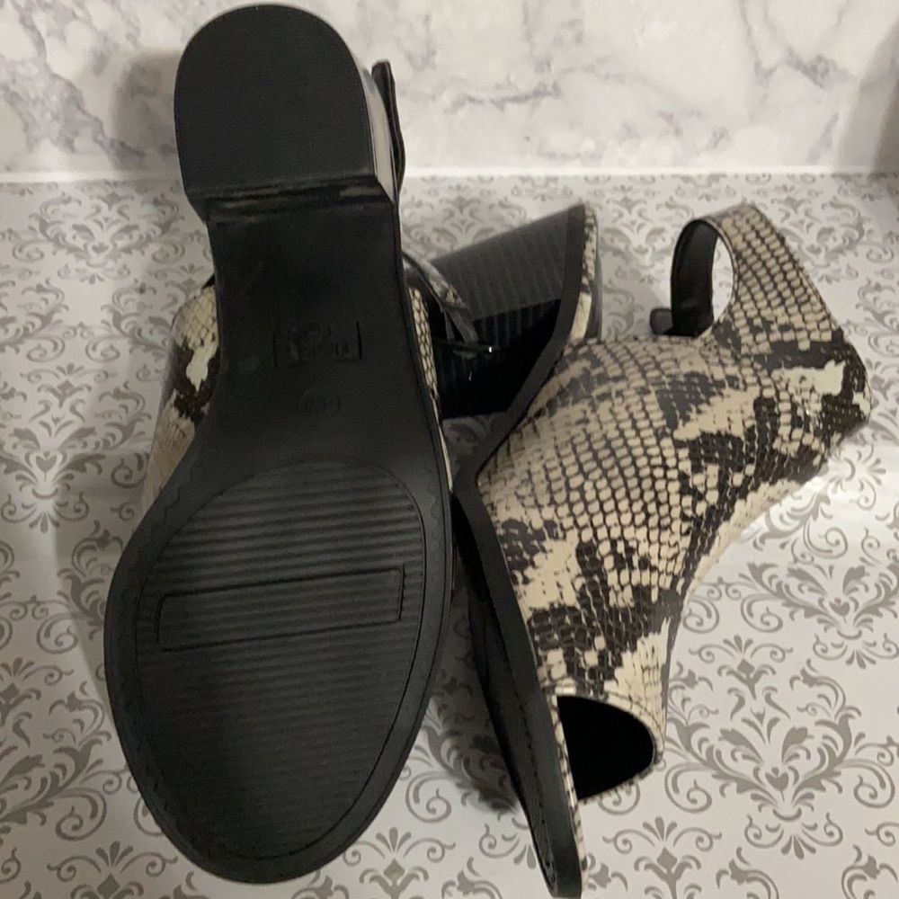 Time and tru chunky heels shoes , size 8.5W - Picture 6 of 6